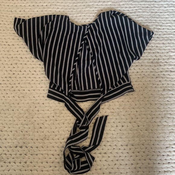 blouse. White and black stripes - Picture 2 of 2